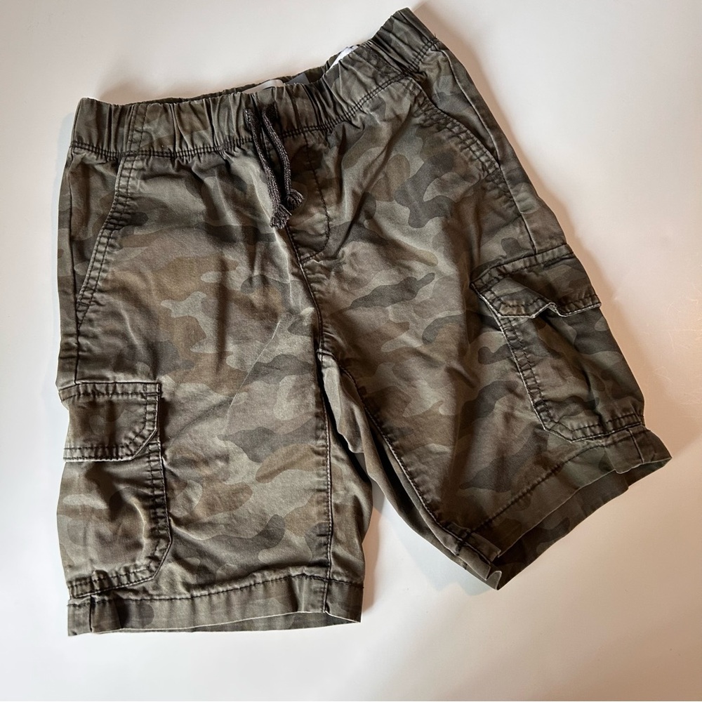 Two pair boys Old Navy shorts